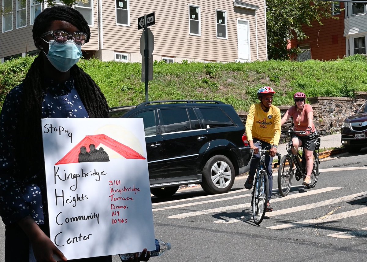 khccnyc's tweet photo. ๐ Thank you, Senator Jackson @senatorrjackson, for making a stop at #KHCC on your incredible Bike Tour! Your ongoing support and generous donation are truly appreciated. We are grateful for your commitment to our community! ๐ดโโ๏ธ
#BikeTour2023 #SenatorJackson #Bronx #KHCCares https://t.co/HU7aiwn6nO