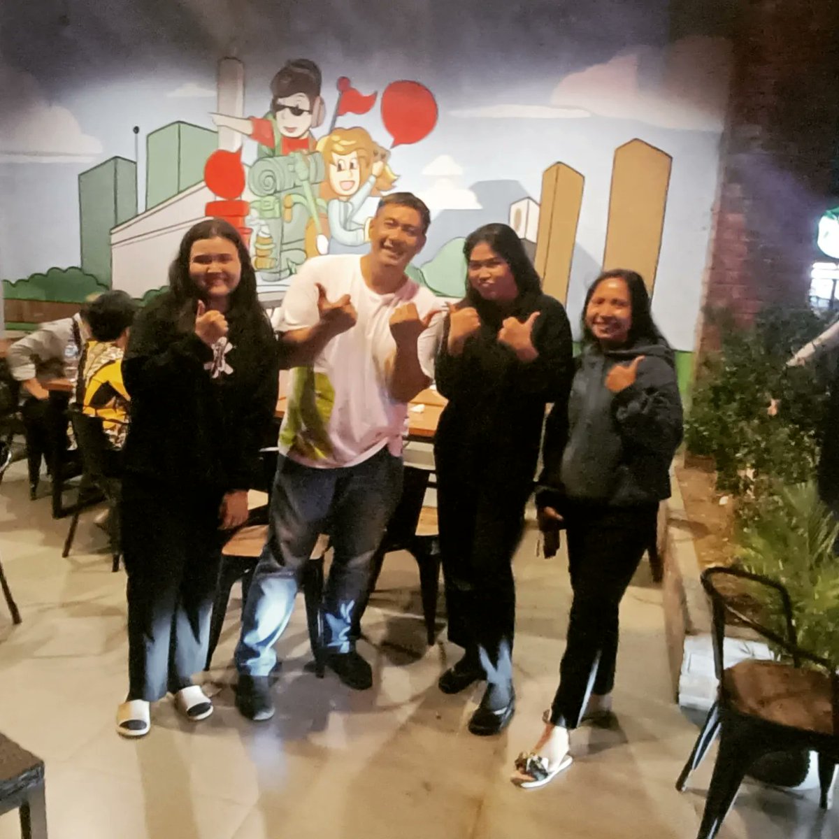 Sesama pejuang kuliner wajib kompak .. thx @MMjuicemanado