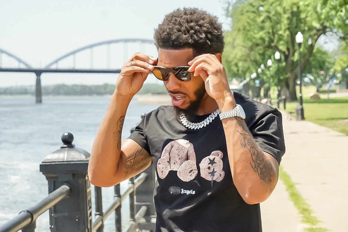 KingTray121's tweet photo. “All I 👁️ Is $ Signs &amp; 🥷🏽s On Da Side Hatin”🥶🤫 #BDay #Heartless #Blessed https://t.co/iARIUCwGU6