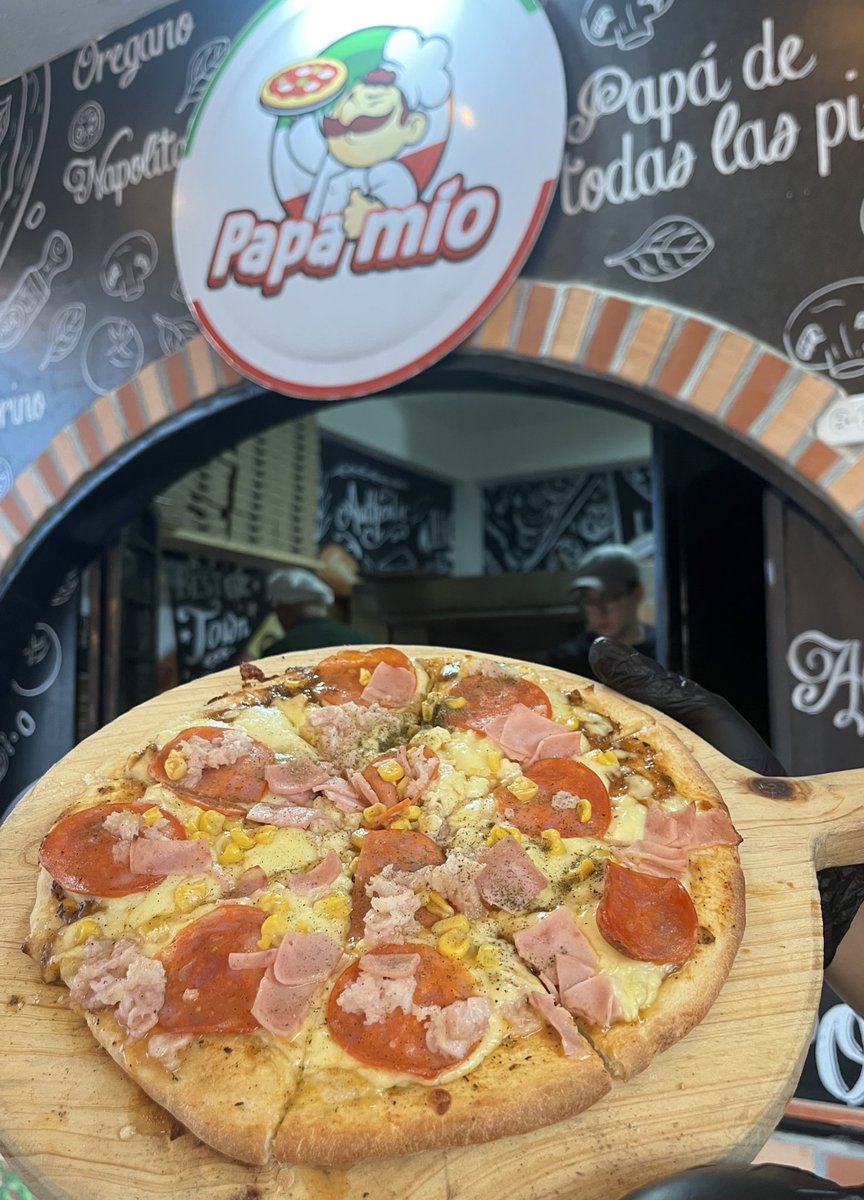 ¡Un miércoles TAN SABROSO como esta pizza Pradera! 😍💚