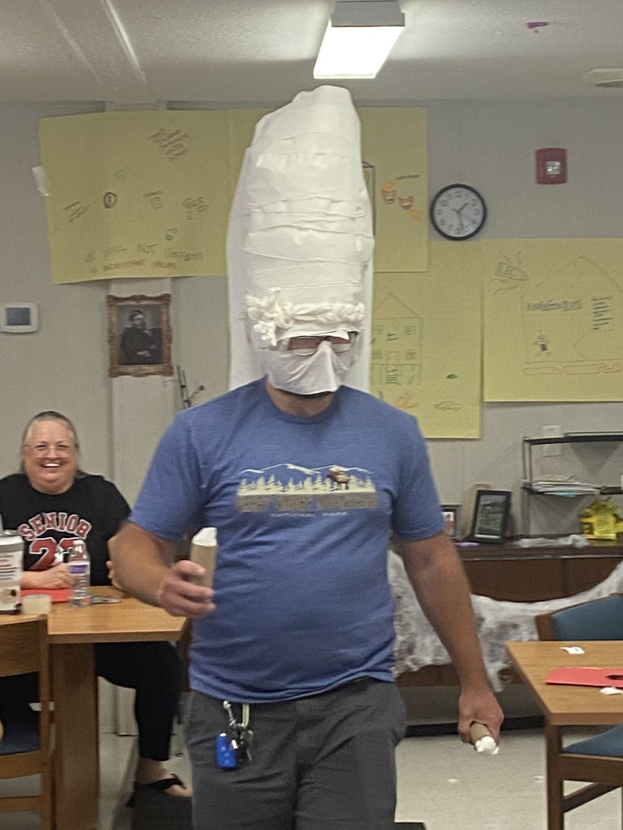 More Opening day fun! LEC Monsters Ball Fashion show! “Modeling” our core values! 🖤🐍❤️<a href="/LEC_CCCC/">Lee Early College</a>