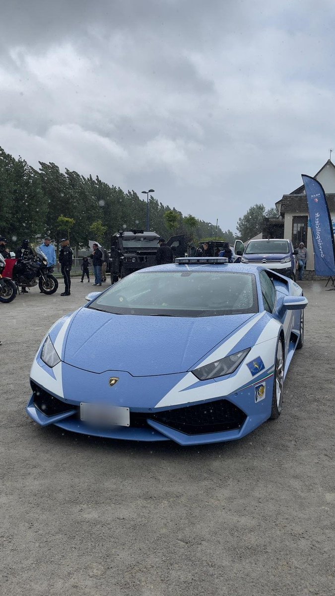 [#MondialityPolice] Le plus grand rassemblement de #voitures de #police françaises et étrangères c'est à #HautevilleSurMer (50), ce mercredi et ce jeudi !

Ils sont venus d'#Italie, d'#Allemagne, du #Luxembourg et de bien d'autres pays !

Sans oublier l'#Alpine de la <a href="/Gendarmerie/">Gendarmerie nationale</a>