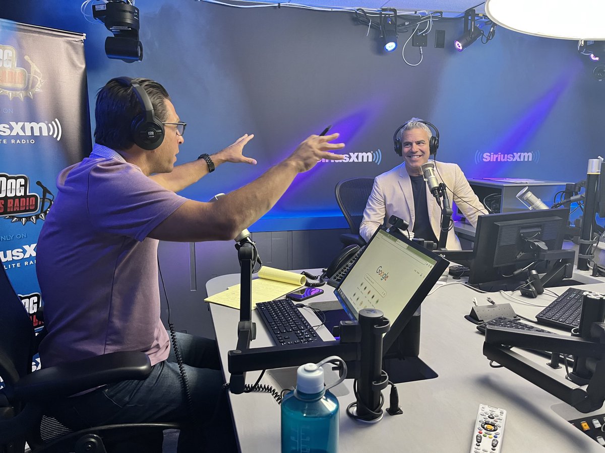 🚨⁦<a href="/Andy/">Andy Cohen</a>⁩ Cohen!

🤣🔥just amazing!

-Cardinals! Fav player, moment, dog’s name
-locker room with Ozzie 
-better reality show, MLB or Housewives
-Blues game 7!
-I’m obsessed with Watch What Happens Live
-Daddy Diaries
-I need tagline 

Download!

podcasts.apple.com/us/podcast/the…