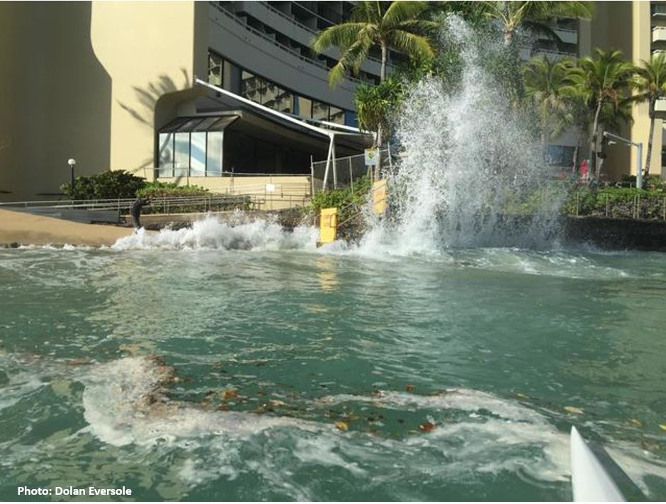 NWSHonolulu's tweet image. King Tides will continue through Thursday afternoon. Submit your coastal flooding photos to the University of Hawaii
Sea Grant College Program`s Hawaii and Pacific Islands King
Tides Project at: PacificIslandsKingTides.org