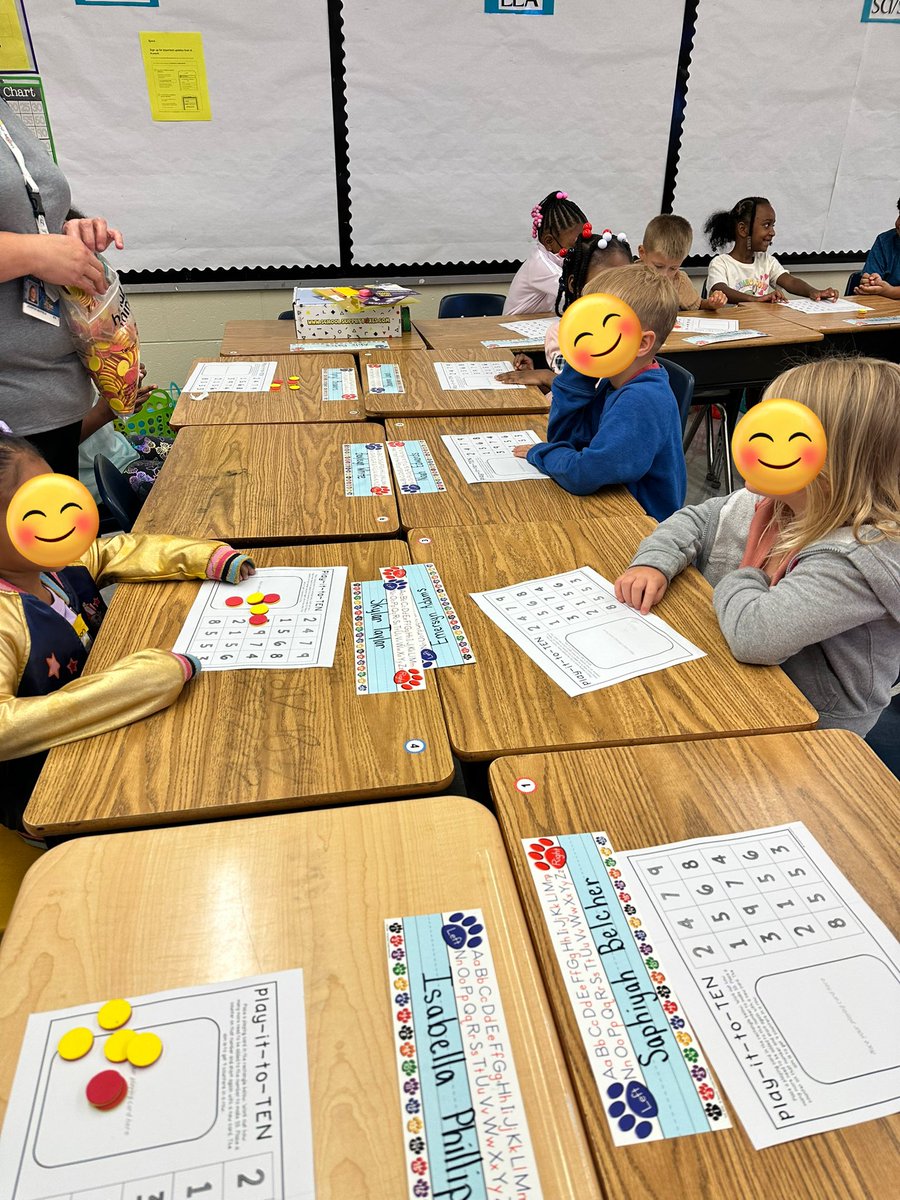 PlachetteLewis's tweet image. Our first grade superstar teachers are rocking and rolling into the new school year! 🌟@HeardMixon @HMESCameron #ncssbethebest