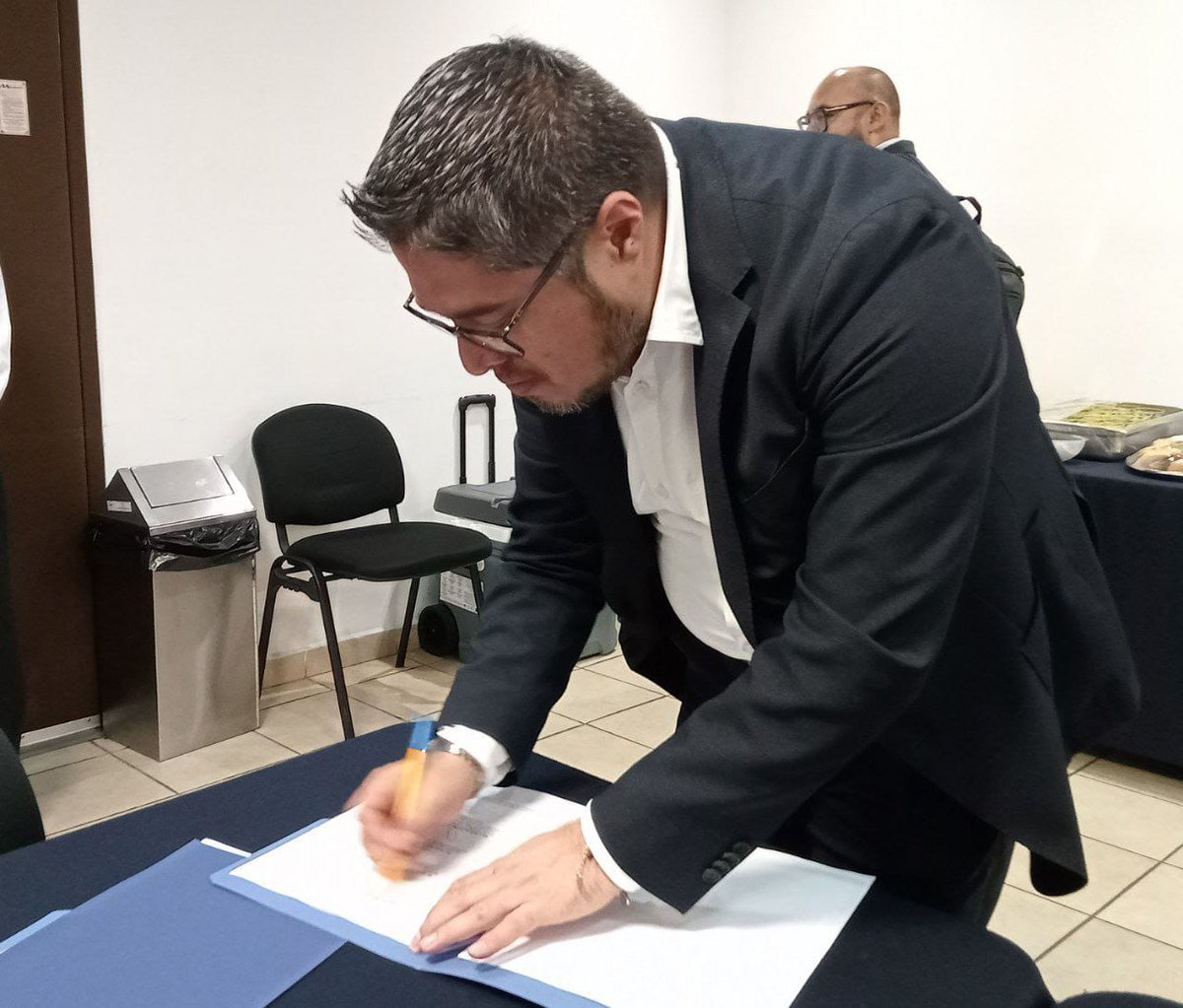 cqcias's tweet photo. Este día el director del @cqcias, Alfredo Trejo Díez Martínez, participó como vocal en la integración del Comité de Ética y Prevención de Conflictos de Intereses del Sector Seguridad con el compromiso de generar la actualización del código de ética y de conducta https://t.co/AimZnWya1o
