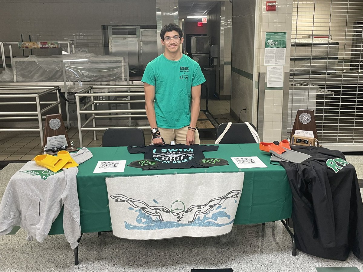 BerknerSwim's tweet photo. Our captain captaining!! Come see us at RAM CAMP!! @AmberHohmanRLA @KristinSlaight @kacage @RAMS_BBC @bhsstem https://t.co/kGgXuS9an2
