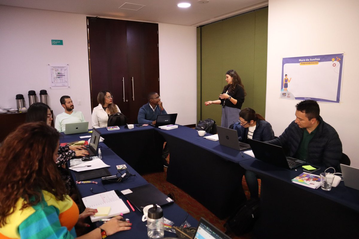 MercyCorpsCo's tweet photo. Hoy tuvimos nuestra primera mesa técnica con el @ICBFColombia para dialogar estrategias y planes de trabajo con nuestros programas. 🗣️ https://t.co/l1E8vl5yNt