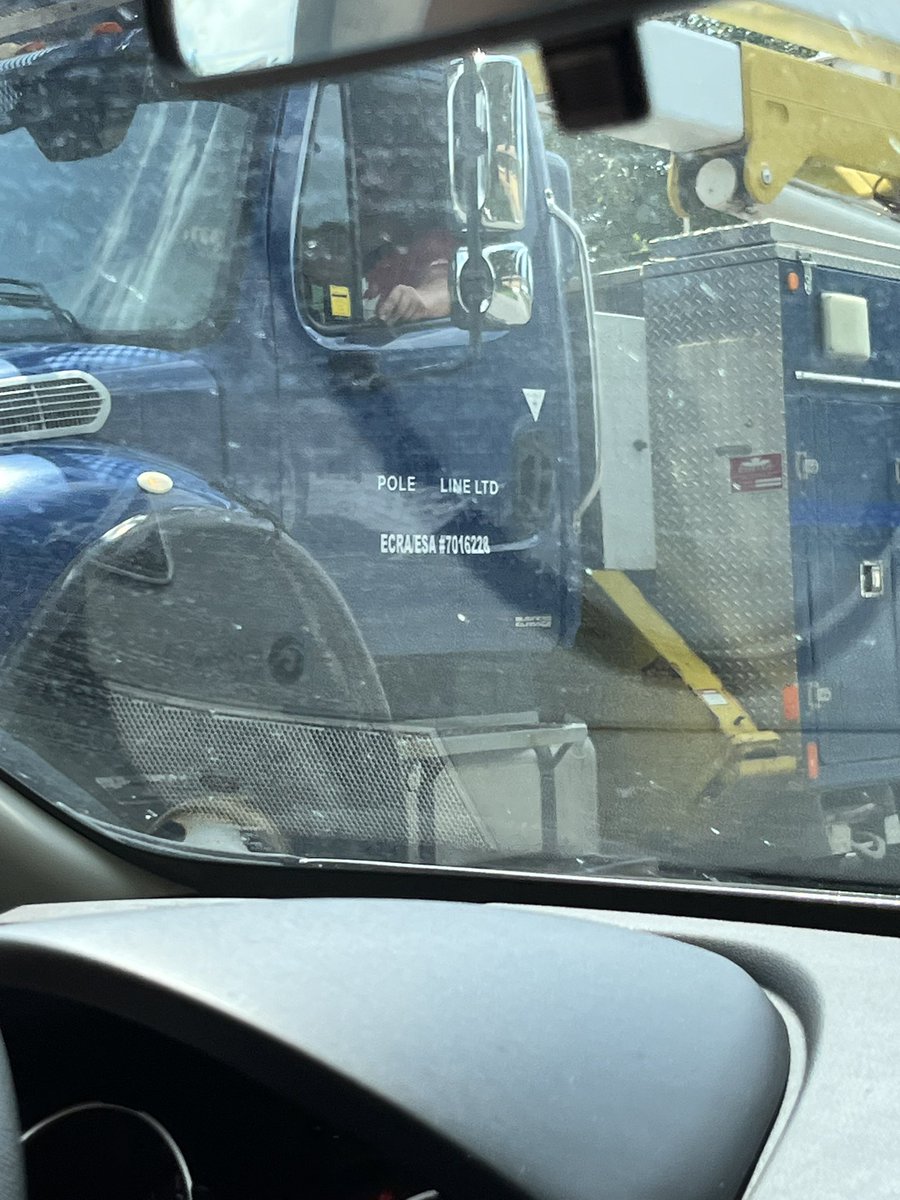 Colonelbryce's tweet photo. @lloydsvoid @IBEWLocal636 @LouisBburrow @hydroottawa @IBEW @IBEWCanada @IBEW_CCO @CanadianLabour @OFLabour @Ottawalabour @Ibew586 @LOCAL353 Not only covered, but removed! https://t.co/ejQo4UNbE7