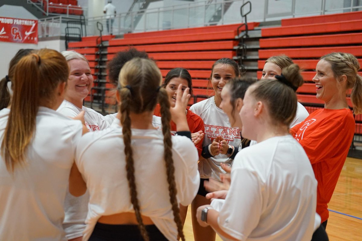 cahsvolley's tweet photo. Great scrimmage yesterday against Cache! Thank you to those who came out to cheer on the Titans! https://t.co/Be7XujQIGj