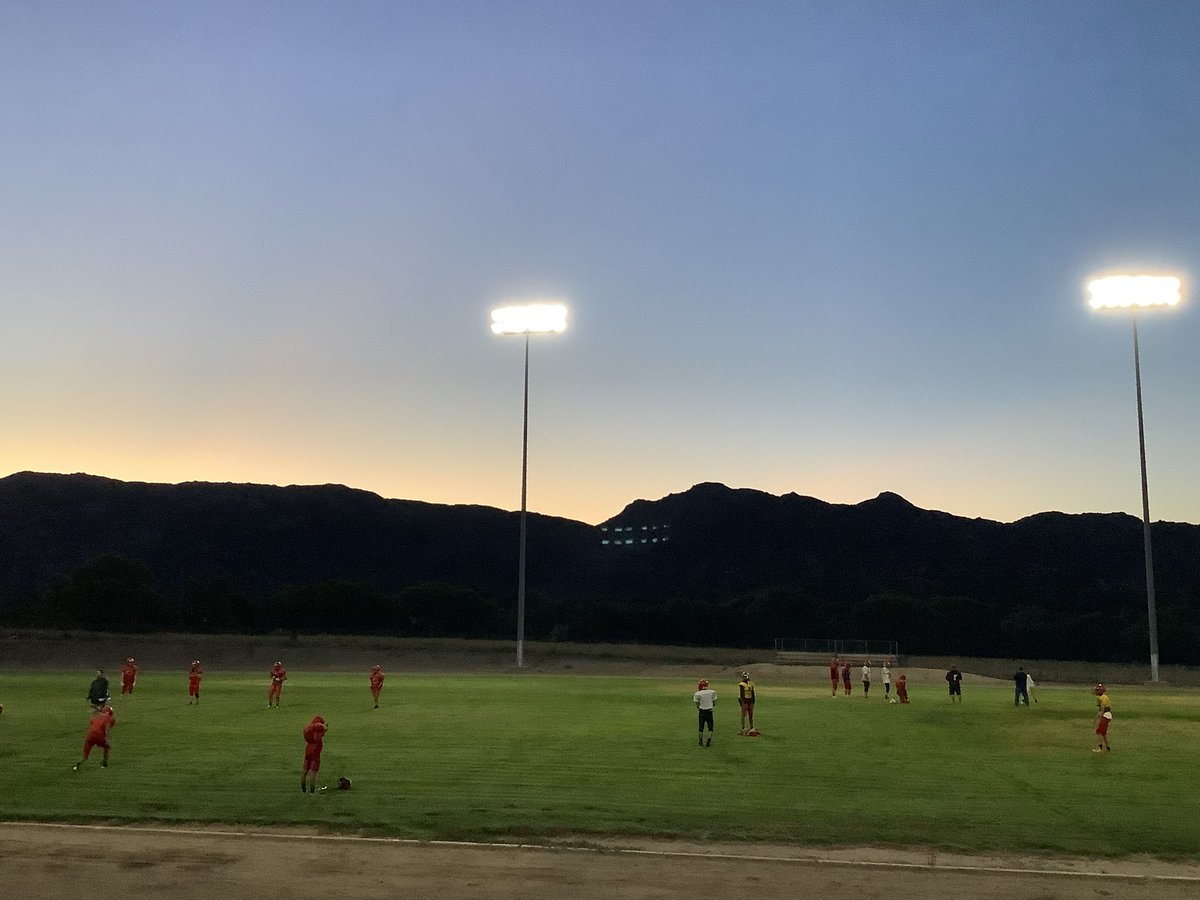 ME_RedHawks_23's tweet photo. RedHawks football camp 2023, 4:00am practice. #dawnpatrol https://t.co/EMklcjzhzm