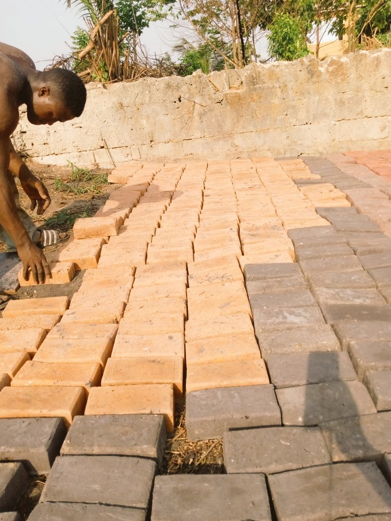 Prosealnigeria's tweet image. Brick pavers in Nigeria

Upgrade your outdoor space with our beautiful &amp;amp; durable brick pavers! Perfect for compound walkways,&amp;amp; driveways,our pavers are designed to withstand the harsh Nigerian climate. Transform your outdoor living with us! #brickpavers #Nigeria #construction