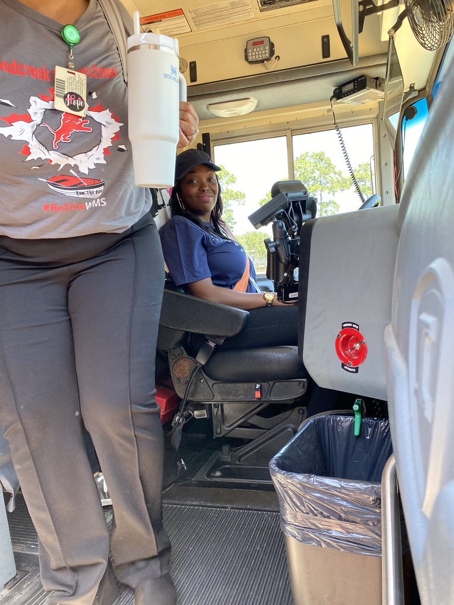 Thank you Humble ISD’s bus drivers for supporting WMS today! You are the BEST! #BeEliteWMS #HumbleISDFamily #ShineALight <a href="/HumbleISD_WMS/">Woodcreek Middle</a> <a href="/HumbleISD/">Humble ISD</a>