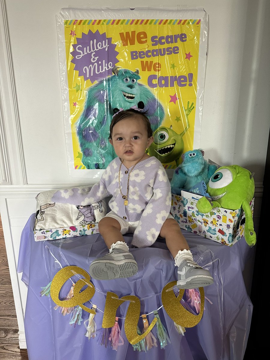 mokhlok's tweet photo. mommy to a one year old 🥹😭 https://t.co/mjnaSmADW5
