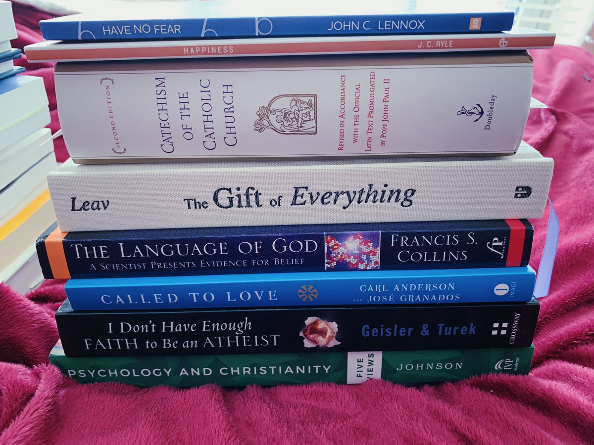 sammyyfuchsgrub's tweet photo. Christian/Catholic books I am looking forward to reading this next year (hopefully I have the time though). 📖 some books are poetry and you may notice others have to do with psychology! ♥️ https://t.co/NSE4oRRZKC