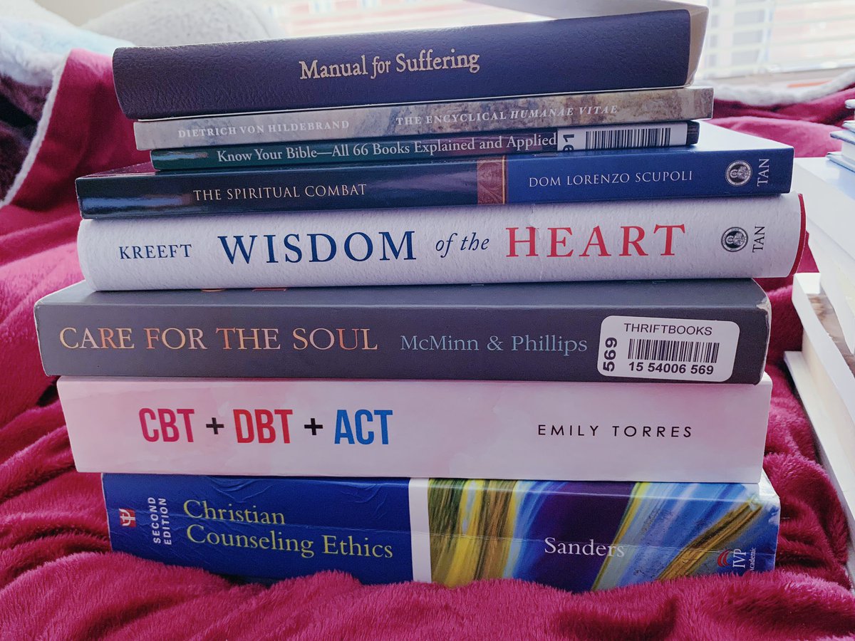 sammyyfuchsgrub's tweet photo. Christian/Catholic books I am looking forward to reading this next year (hopefully I have the time though). 📖 some books are poetry and you may notice others have to do with psychology! ♥️ https://t.co/NSE4oRRZKC