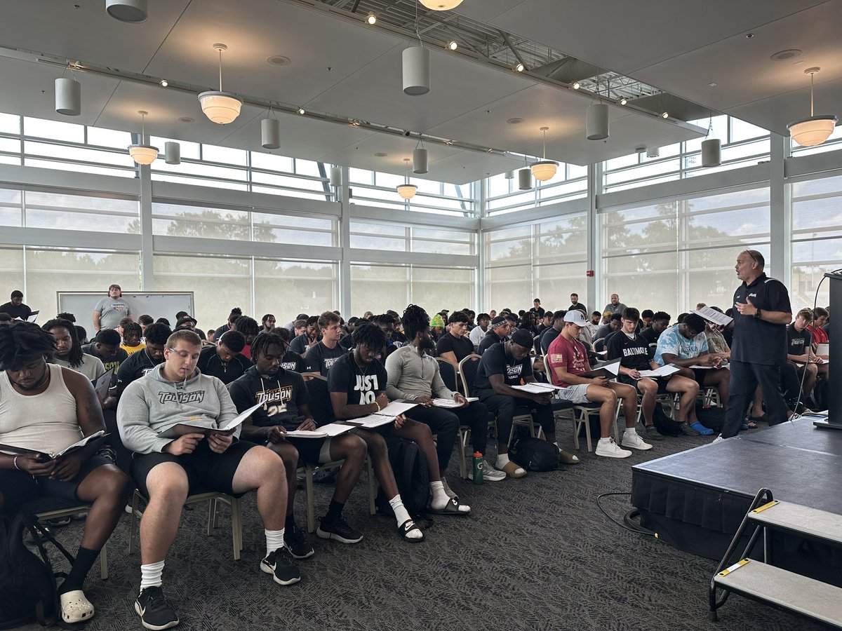 Report day! 🐯🐯🐯

Hard to believe the <a href="/Towson_FB/">Towson Football</a> season starts today. Always look forward to the first day of camp, but today’s even more special being back as a <a href="/TowsonU/">Towson University</a> alum. 

Excited for this squad and the first season under <a href="/PeteShinnick/">Pete Shinnick</a>!

#GohTigers