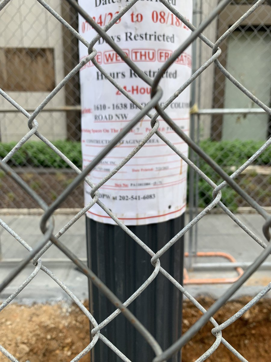 jwetz's tweet photo. @311DCgov please send @DDOTDC public space to the 1600 block of Columbia Rd NW. Construction expanded beyond their permit, closed the bike lane which the permit explicitly prohibits. #bikeDC https://t.co/rXi0p96IBT