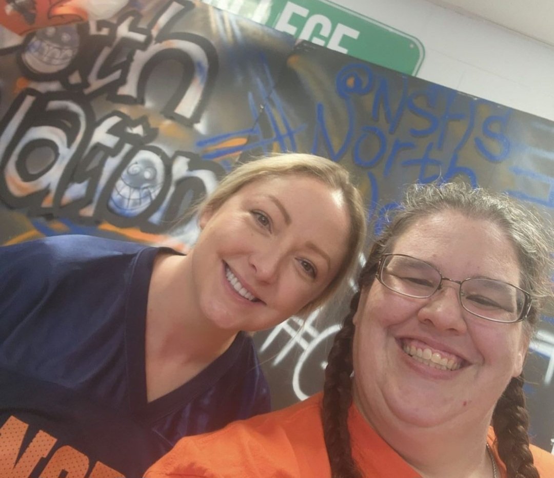 stillwell_ms's tweet photo. Co-teachers gathered this afternoon at @NSHSNorthNation to discuss their different roles, responsibilities, and HIGH expectations as collab. teams 🫶🏽💙🧡 @drcalzy @mr_Turner_EdD @SCPSchools #spedrocks #coteach #team https://t.co/uEF4So6JVP