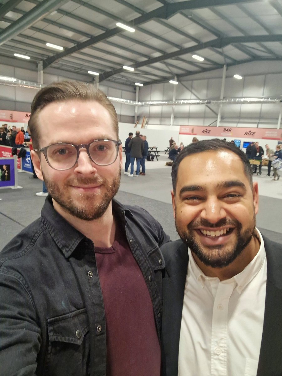 RobJF24's tweet image. Happy Birthday, @TahirHajat! Hope you had a fantastic day and looking forward to more mic magic this season 🙌

(Picture taken less than 24 hours before he hit me with the fiendish question of fiendish questions 😅 #StillNotOverIt)