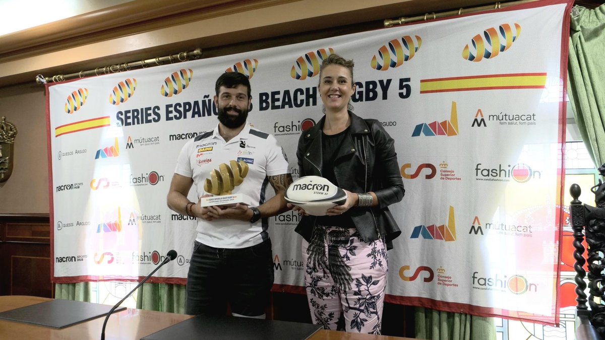 Rugby5De's tweet photo. Esta mañá presentamos o noso torneo oficialmente no concello de @AsPontes coa presenza da concelleira de Deportes ,@TurismoAsPontes  e axenda urbana Elena Lòpez 

https://t.co/nJCaXNMmUj https://t.co/swkqZ3Lgxq