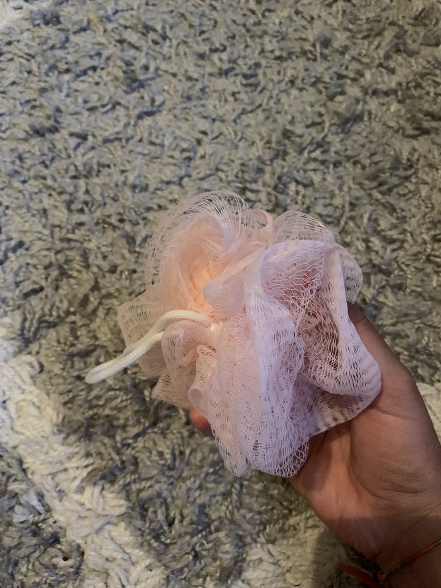 darlingpayme's tweet photo. Duschschwamm, >15 mal benutzt, schreib mir ;)
#altesZeug #usedstuff #Benutztes #paypig #dreckig #genutzt #verkaufebenutztes #duschschwamm #shower https://t.co/qSdm1OlxB6