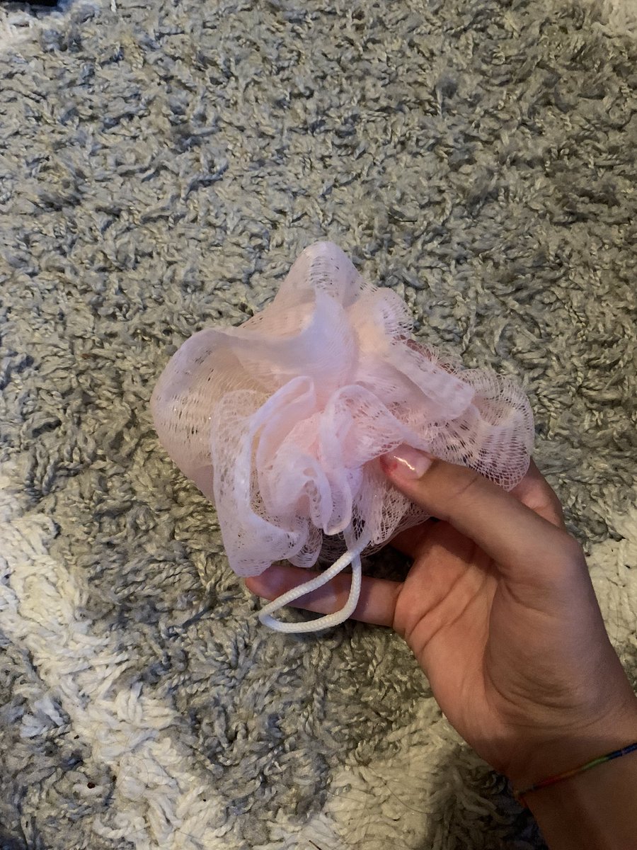 darlingpayme's tweet photo. Duschschwamm, >15 mal benutzt, schreib mir ;)
#altesZeug #usedstuff #Benutztes #paypig #dreckig #genutzt #verkaufebenutztes #duschschwamm #shower https://t.co/qSdm1OlxB6
