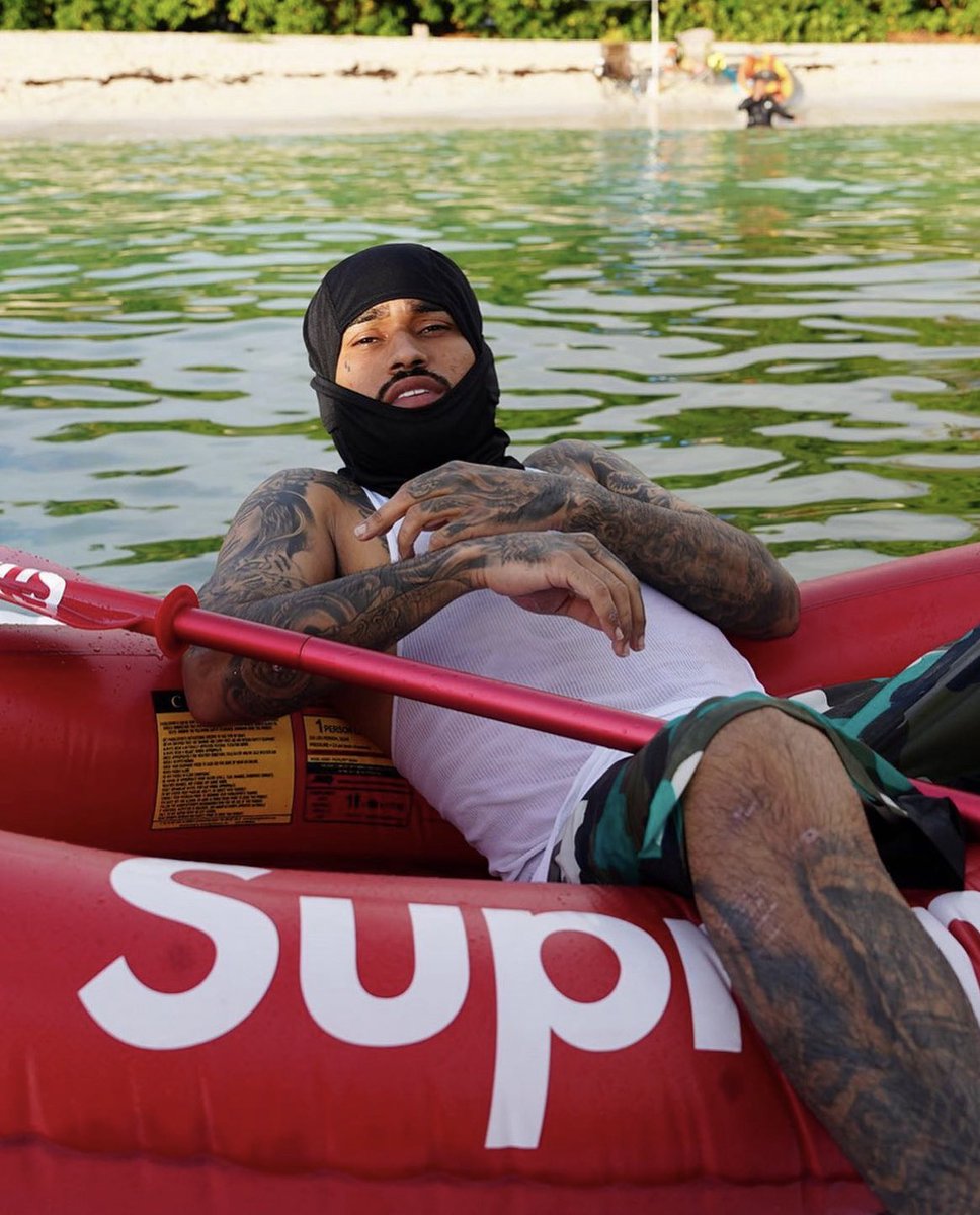 Hablemos de Bryant Myers, el único artista que ha logrado poner a todo el género a hacer versiones de uno de los traps latinos más populares de la historia, Gan-Ga.

Además, cada año saca siempre uno de los traps del año y lo pega, y es de los pocos que nunca ha dejado el trap de
