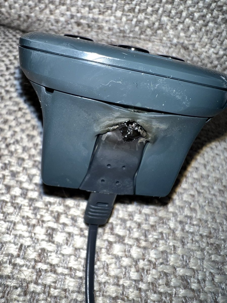 Laura_L90's tweet photo. @eon_next Hi, could someone contact me please regarding the email I sent LAST WEEK and have had no response to about my smart meter which has burnt and melted? Thanks. https://t.co/eErF8dw3xU