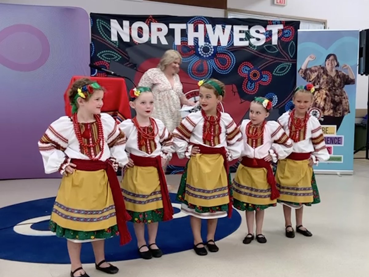 Hon. Wayne Ewasko 🇺🇦 (@minewasko) on Twitter photo Yesterday in Dauphin, I was glad to announce that our <a href="/MBGov/">Manitoba Government</a> is partnering with the <a href="/MBMetis_MMF/">Manitoba Métis Federation</a> by allocating $1M towards the Ukrainian Refugee Child Care Training Initiative to educate & employ up to 25 Ukrainian newcomers to work in the childcare profession #mbchildcare #mbed Yesterday in Dauphin, I was glad to announce that our <a href="/MBGov/">Manitoba Government</a> is partnering with the <a href="/MBMetis_MMF/">Manitoba Métis Federation</a> by allocating $1M towards the Ukrainian Refugee Child Care Training Initiative to educate & employ up to 25 Ukrainian newcomers to work in the childcare profession #mbchildcare #mbed