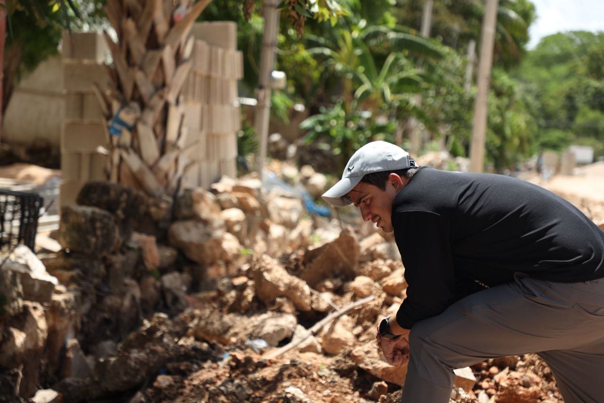 Tocó recorrer tres importantes puntos de nuestra cabecera municipal, supervisando las tres obras que próximamente estaremos estrenando. ¡Llevamos un muy buen avance y pronto podremos disfrutar y transitar de estos espacios!👏🏻