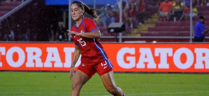 untaldanidan's tweet photo. ROSARIO VARGAS: APRENDIZ
Nota: 5/10

Fue parte del plantel del primer partido y su papel fue muy limitado. Las estadísticas no la respaldan (perdió mucho en los duelos en barrida), pero, como muchas de esta escuadra, tiene tiempo para reponer.

Promete rumbo a 2027🤞🏼 https://t.co/nTPf5fJ2en