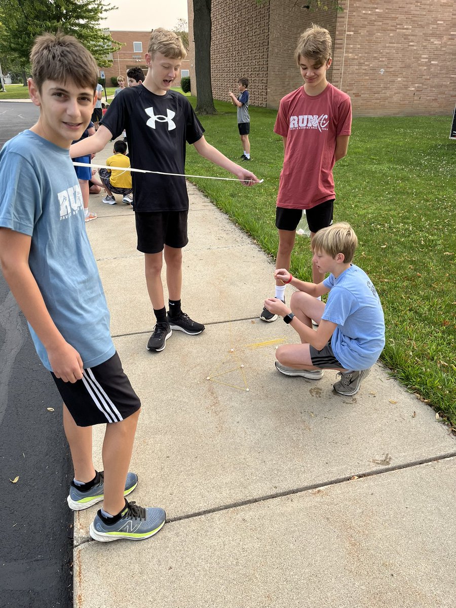 runpjhs's tweet photo. On #Day4 of the #2023XCSeason it’s the spaghetti tower challenge. 

Yes, build the tallest tower—but communicate and meet new teammates = the bigger goal! https://t.co/dJxxUUfqnF
