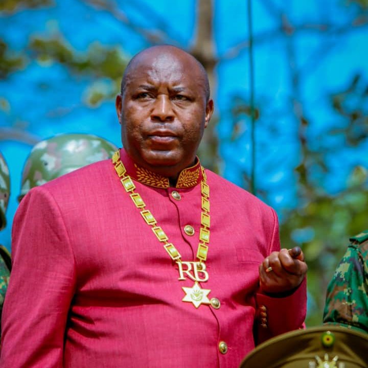 BellarmBacinoni's tweet photo. "Umucamanza yanse guca urubanza arahanwa.

Kwanka guca urubanza, ni co kimwe no kuruca nturushire mu ngiro.

Déni de justice irahanwa.

Ntitwemera ko Abenegihugu bama batuntuye.
(...)

Umutima w'ubucangero mu gihugu c'U #burundi tuwuvaneho, twubake igihugu cacu." :
@GeneralNeva https://t.co/0TemLbEac2
