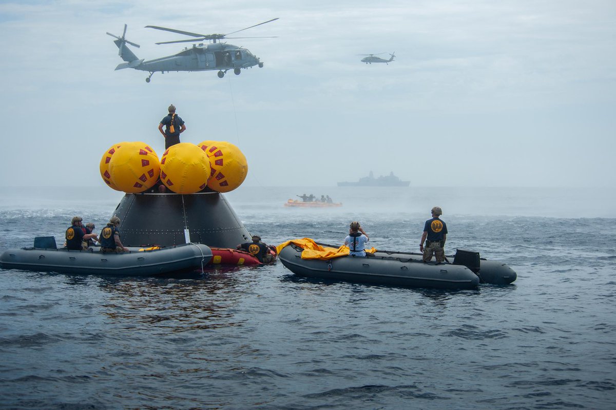 Teams from @NASA & the @DeptofDefense completed the latest recovery tests for the crewed #Artemis II mission off the coast of San Diego. The recovery teams are modifying timelines and procedures after the successful recovery of @NASA_Orion after Artemis I go.nasa.gov/458GWEL