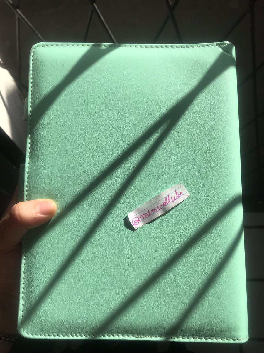 VENDA/VENDO
binder macaron verde água 
60,00 (45 do binder+15 de frete) 

— frete incluso
— apenas binder 
— contém leve avaria de transporte 
— mando foto e vídeo na dm
— feedbacks no fixado 💌