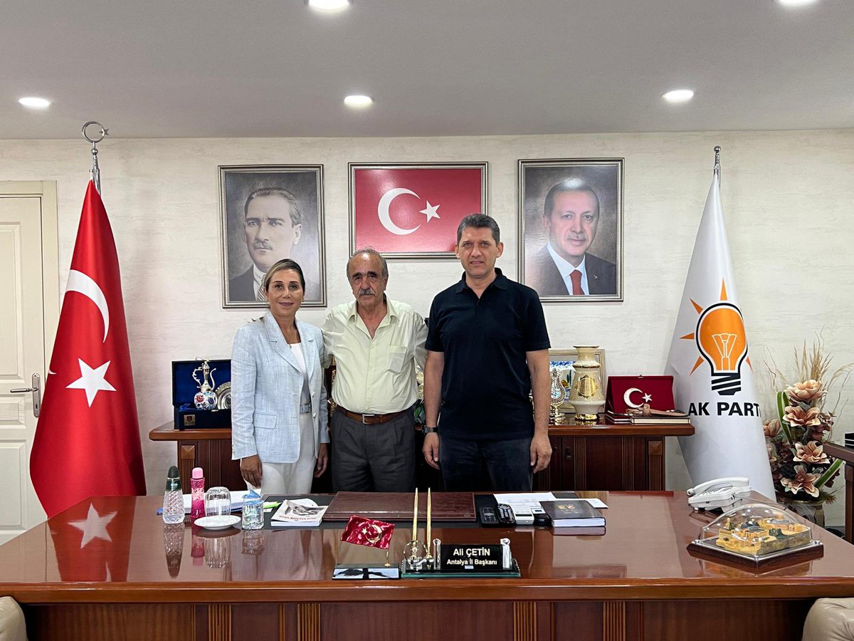 alicetin_07's tweet photo. Geçtiğimiz günlerde İyi Parti’nin kurucu üyeliğinden ve Ankara İl Yönetim Kurulu Üyeliğinden istifa ederek AK Parti ailemize katılan Sn. Ziya Köseoğlu, MKYK Üyemiz ve Milletvekilimiz Sn. Tuba Vural Çokal (@tubavuralcokal) ile bizleri ziyaret etti. https://t.co/606soGbDiW