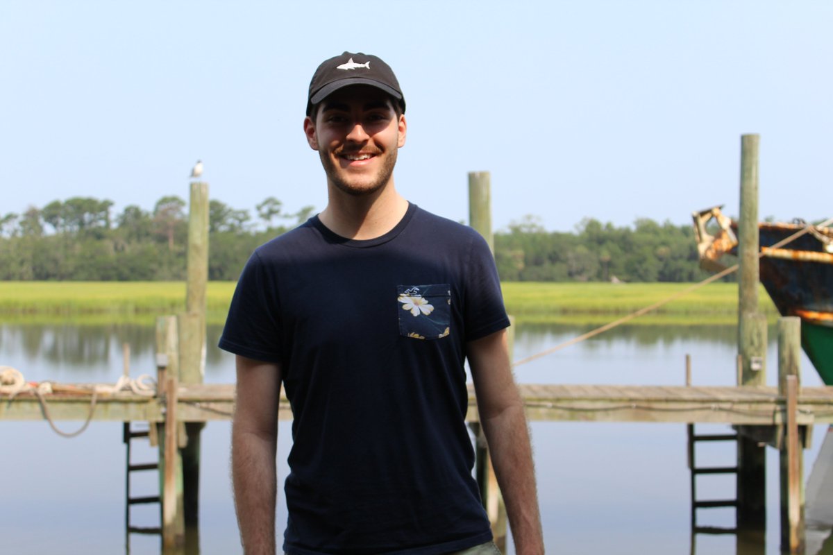 Congrats to Enzo Marcello for completing his #CommunityEngagedInternship and for playing such an integral part in developing outreach material for the Trawl to Trash program bit.ly/SouthCarolinaT…. We thank him for all his hard work and enthusiasm as a #SGIntern. Shrimp on!