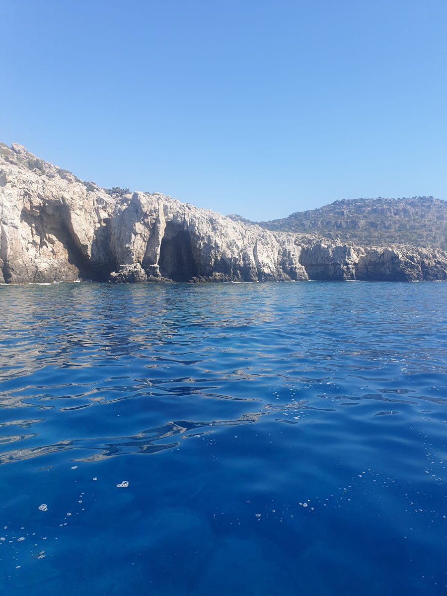 mxlly1998's tweet image. connecting to my Aquarius energy in Greece was such a beautiful thing.🐬 (yes I know it’s not a water sign but it’s the water bearer and there’s sm water signs in my chart..) I feel so at peace with the ocean fr I could stare at these forever