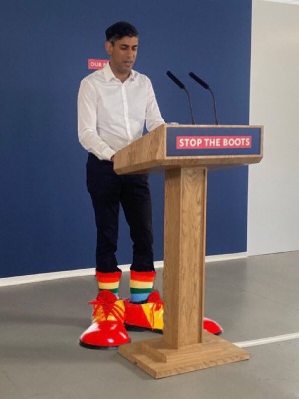 Michele Donelan is outraged about a photograph of Sunak, with a member of the public, which she claims is doctored and "misleading". 

So, in the spirit of reclaiming reality, I’m sharing this unedited photo of Rishi Sunak.