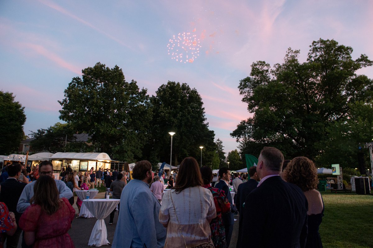 We're only 30 days away from Indiana's Nicest Night!🌙 Grab your tickets so you don't miss out on the chance to mingle with your fellow art lovers and support Indiana's art community. eventbrite.com/e/10th-annual-…