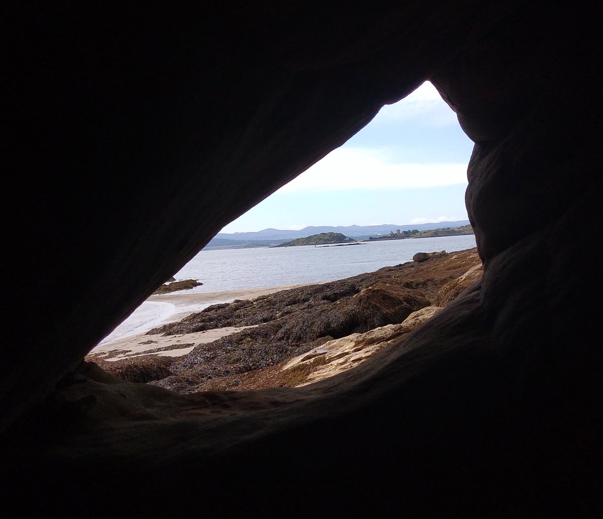 #photography #QuizTime

Nicely framed photo I took somewhere in Scotland recently.

Someone with a keen eye may work out what has been framed and if you have rather good geographical skills you may also be able to work out from where I took the photo. 📷