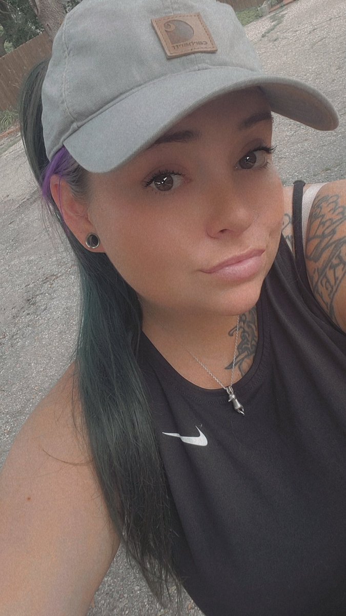 iBecca_Zombie's tweet photo. Sporty zombie. Softball nights are the best 🥎 https://t.co/62soa3oU4w