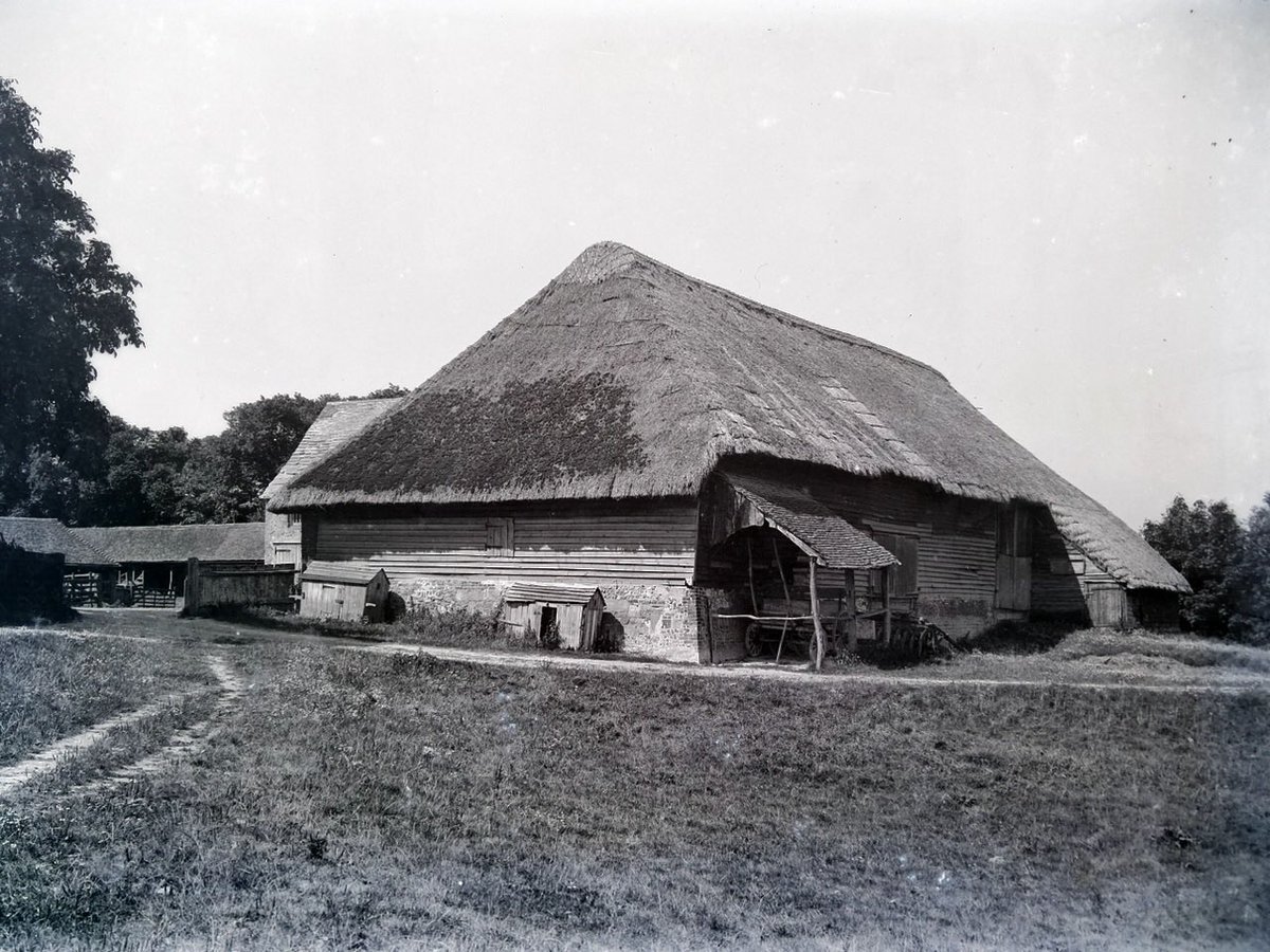 It’s a big old barn. Probably photographed in the 1920s. Found with images of #Brighton and #Worthing at @BrightonMuseums. Possibly #Sussex but that hill to the right in the first image looks a bit steep for the #SouthDowns.

Where on earth could it be?

#MuseumDocumentation