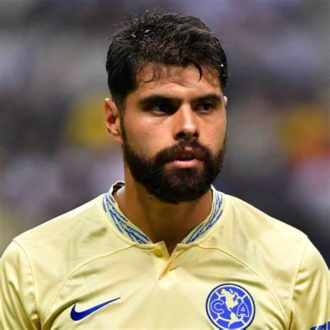 GrandezaAmerica's tweet photo. Dos Jugadores que no aportan nada bueno al @ClubAmerica solo hay que ver el desastre que fue el equipo ante Columbus y en parte fue por la necedad de usar a Layun y Araujo y jardine no supo después recomponer el camino así la ilusiones desaparecen #clubamerica #EstoEsAmérica ? 🦅 https://t.co/vqGba8uDXd