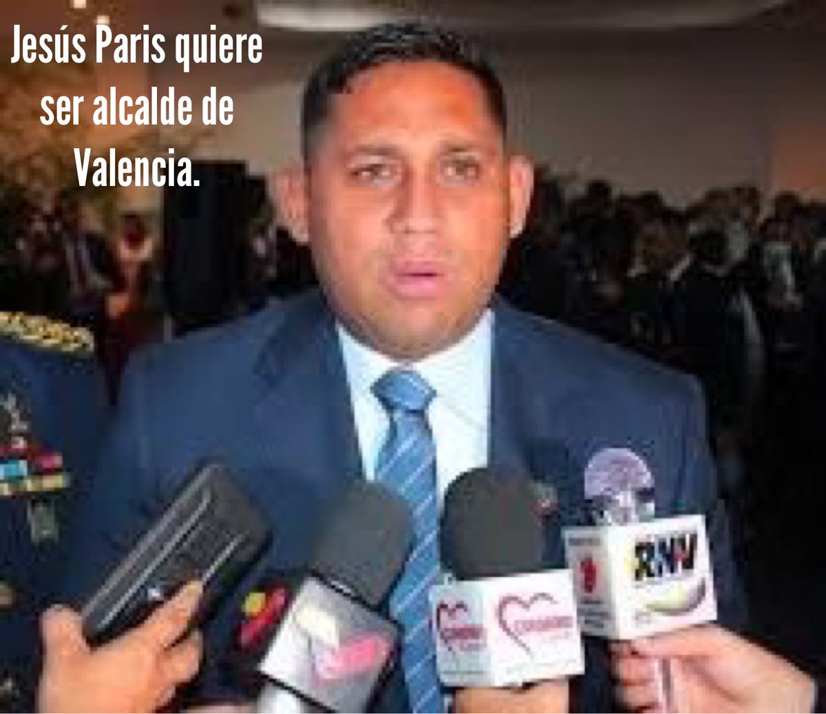 zuricht94's tweet photo. EL DRACUCHORO Y LA REUNIÓN DEL PISO 6 EN EL HOTEL INTERNACIONAL DE VALENCIA: Esta información me llega calientica desde dentro del Hotel Internacional de Valencia. Rafael Lacava sumamente  preocupado por la crisis política que se vive en Carabobo, esto le causa reacciones al gobernador Dracuchoro, al punto de convocar una reunión urgente, la cual se realizó en el piso 6 del mencionado hotel, (su nueva oficina) con su macoya política. me informa mi infiltrado que se puso iracundo, se volvió como loco, lanzó tazas, sillas, se le subió el azúcar, la tensión, llamaron al doctorcito que con masajitos en los pies logra estabilizarle el nivel de estrés, causado por las recientes publicaciones y las traiciones de su mismo entorno. Y pensar que esta es la primera etapa, al "dracuchoro" le van a tener que sacar el otro riñon. Además del descarado desangramiento a la gobernación también se  habla de la nueva corriente política para el 2024, y no es opositora, los mismos alcaldes que lo apoyaron, se le han ido volteando poco a poco, más reciente los alcaldes de los municipios Diego Ibarra, San Joaquín, Libertador, Juan José Mora, entre otros. Rafael Lacava perdió el control, se le viene "un golpe de estado", por estar pendiente del poder económico y no del político, es decir,  pendiente de robar. Desde la cúpula del régimen se habla de un relevo en el estado Carabobo y Diosdado Cabello lo tiene en la mira. Fíjense en estos datos: Jesús Paris Lara, Secretario de Gobierno de Carabobo, maneja 14 bombas de gasolina, que deberían ser subsidiadas, se pagan como internacionales y llevan el dinero efectivo (divisa) al Hotel Internacional, además todas las tasas que pagan las aerolíneas en el Aeropuerto Arturo Michelena de Valencia, se le suma el tráfico de Uds saben que…, la entrada y salida de todo lo ilícito en complicidad con Keny Hernández, un Capitán de la GNB, y utilizan para esto a un sujeto de mal aspecto de nombre, José Arejula, delincuente puesto por Jesús Paris como presidente del Aeropuerto Arturo Michelena, (zamuro cuidando carne) esa recaudación la usan como "Caja Chica" para (un secreto a voces), la campaña de éste secretario  por la Alcaldía de Valencia, estas divisas lo ayuda a mantener una nómina paralela para "comprar aliados". En cuanto a los alcaldes que se le están revelando a Lacava, todo obedece a que se cansaron de tener  que darle al "vampiro" la suma de 30 mil dólares mensuales, como cuota para hacer engordar más las arcas personales del gobernador, el mismo que asegura que es rico de cuna. ¿Sabrán  de todo esto quiénes se llenan la bocota diciendo que administran la justicia venezolana?...Te veo mal Drácula.