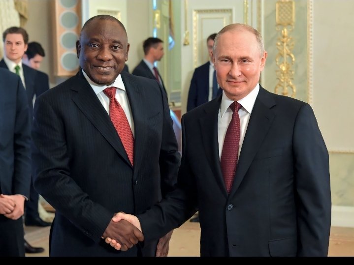 nsithole112's tweet photo. Pres. Putin improves the looks of everybody he comes into contact with. https://t.co/7zWcH1q5nw