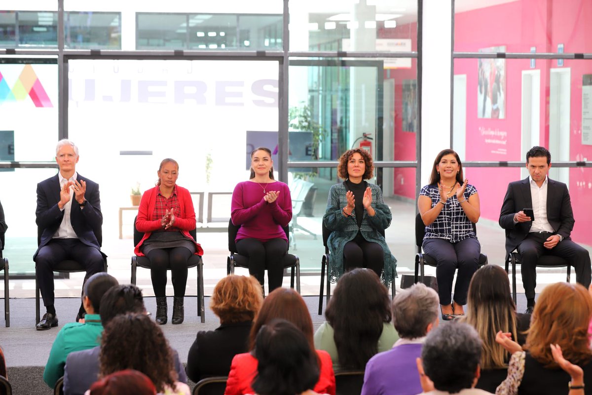 Bren_Alvarado's tweet photo. Acompañé al Gobernador @alfredodelmazo a la inauguración de Ciudad Mujeres en Amecameca, un espacio con perspectiva de género diseñado para las mexiquenses, quienes han sido un eje fundamental de esta administración. https://t.co/nXoD1oyUcL