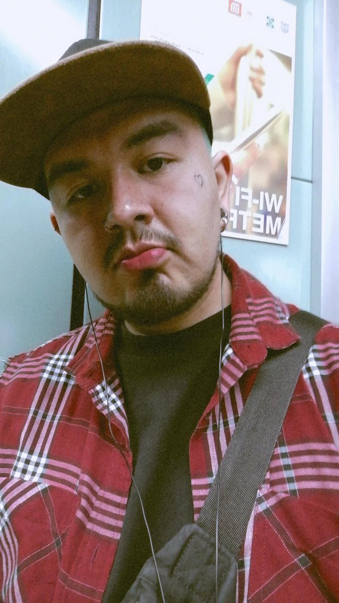 <a href="/Elmuchachoeddu/">El Eddu ⚡</a> ♥️