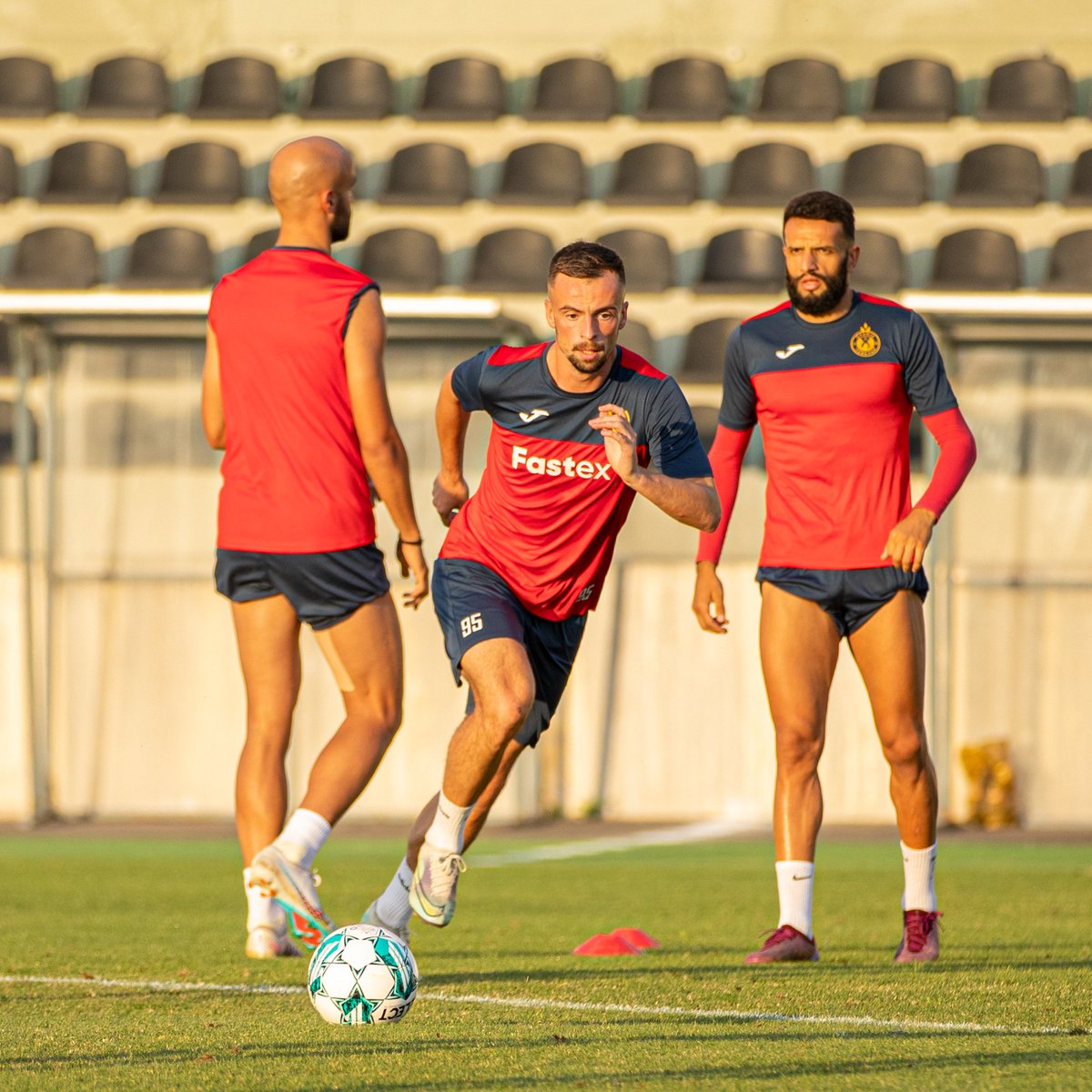 FC_Pyunik's tweet photo. We've completed our preparations and are waiting for the match β
#Pyunik #PyunikKalmar #ConferenceLeague https://t.co/Xo76nT59e7